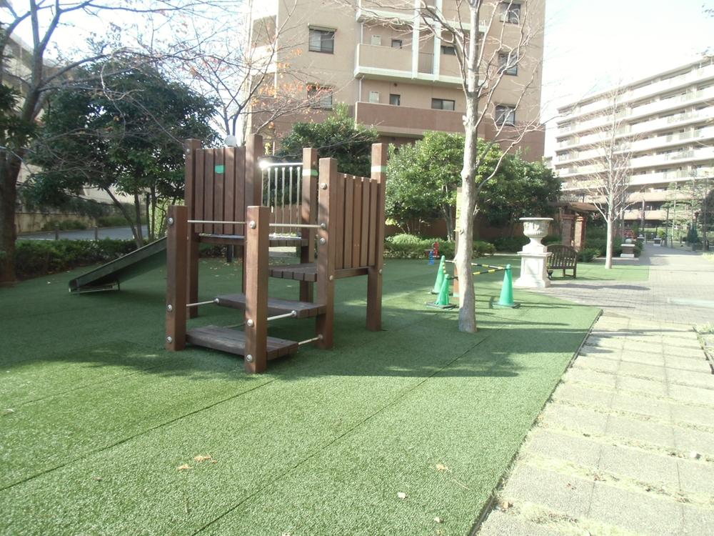 Other common areas. On-site park