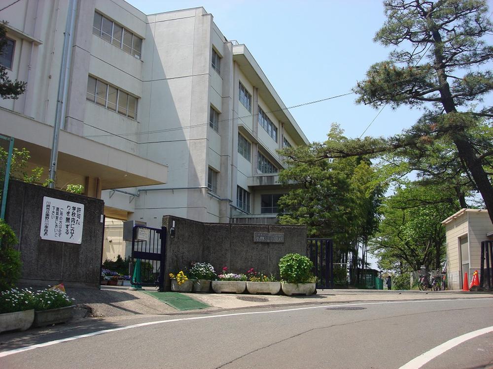 Primary school. 1100m to Minamino River Elementary School