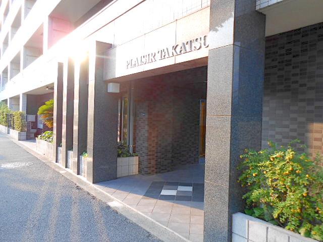 Entrance. Common areas