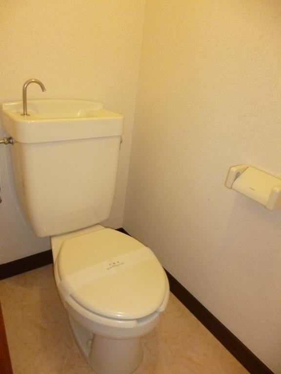 Toilet. bus ・ Floor plan of toilet Separate
