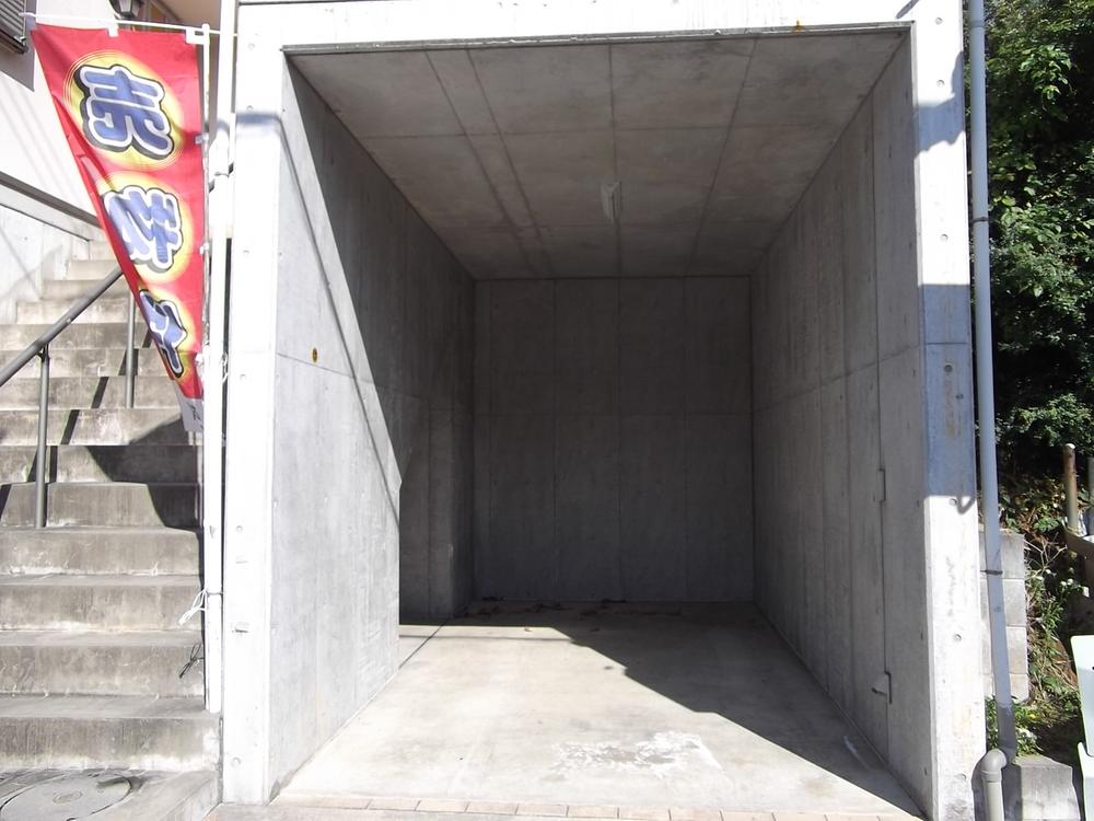 Parking lot. 1F garage Partial 18.13 sq m