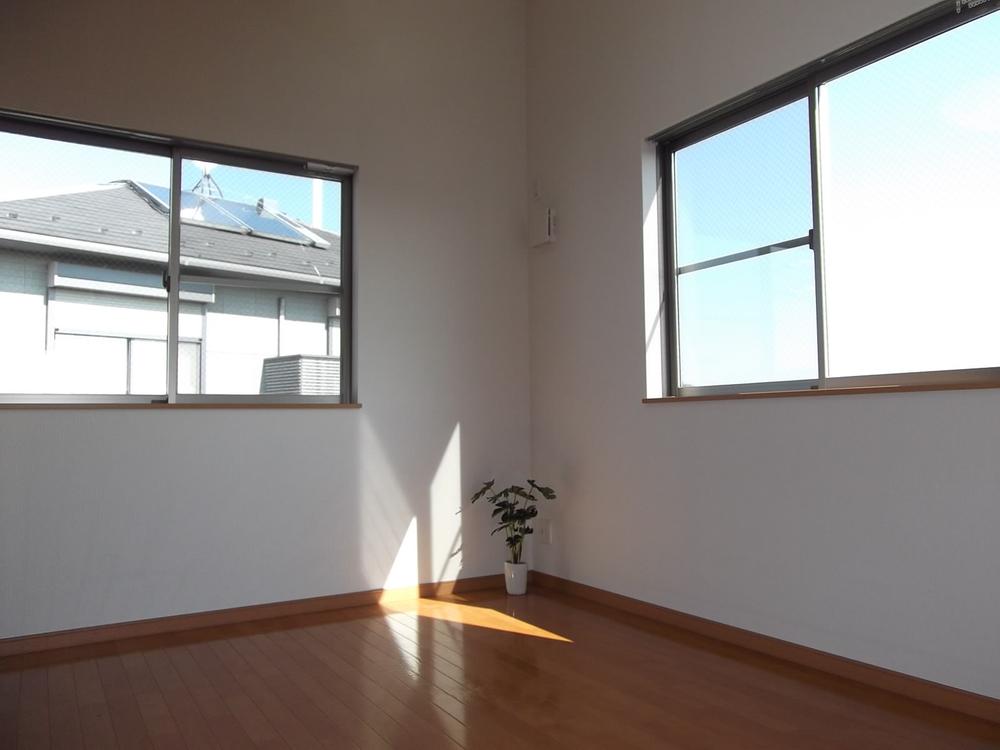 Non-living room. It is the fourth floor Western-style 6 Pledge north side of the room. 