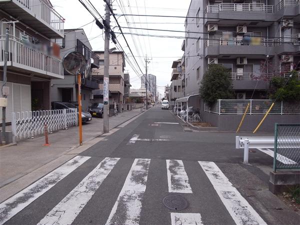 Local photos, including front road. Front road 2013 / 12 shooting