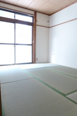 Living and room. Day is good  ※ A separate room is a reference photograph