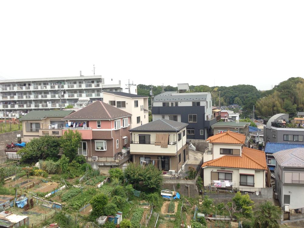 View photos from the dwelling unit. View from the site (October 2013) Shooting