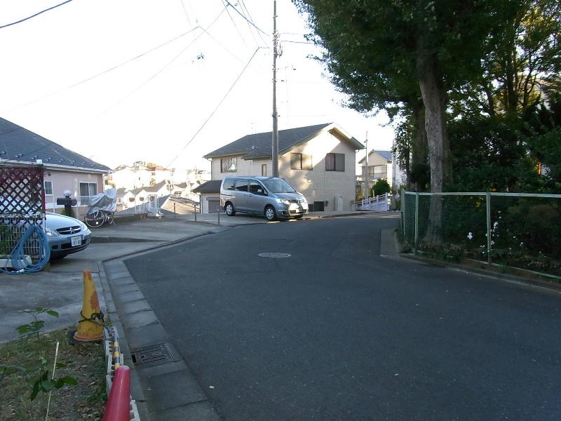 Local photos, including front road. Frontal road
