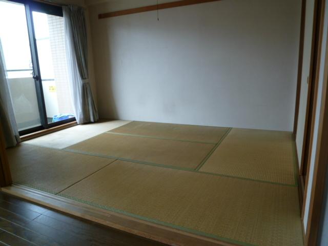 Non-living room. Room (May 2013) Shooting