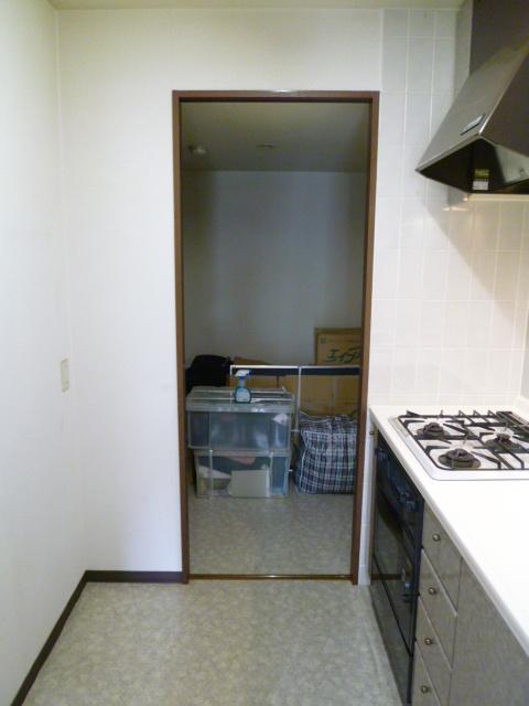 Kitchen. Room (May 2013) Shooting