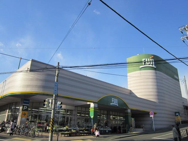 Supermarket. 1168m to Fuji Ueno River store