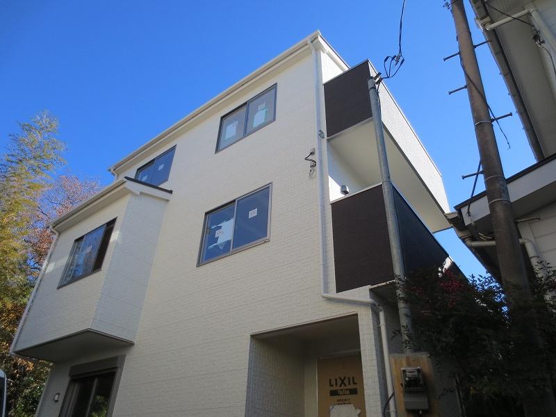 Local appearance photo. Local (12 May 2013) Shooting