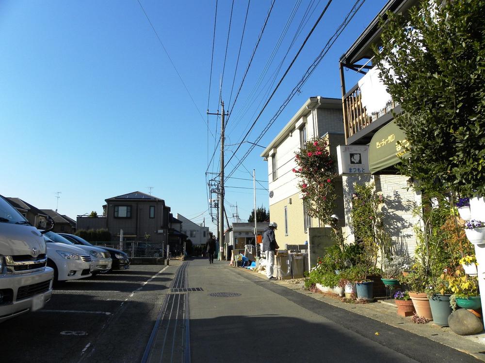Local photos, including front road. Local (12 May 2013) Shooting Surrounding environment road
