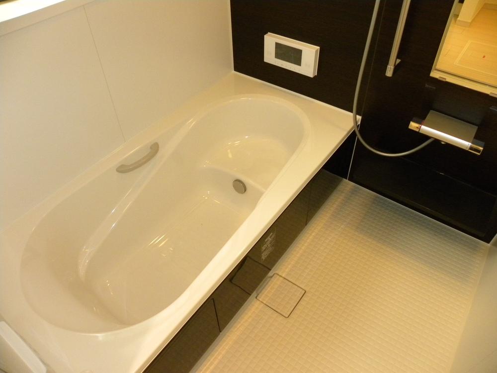 Same specifications photo (bathroom). This unit is a bus of the same specification.