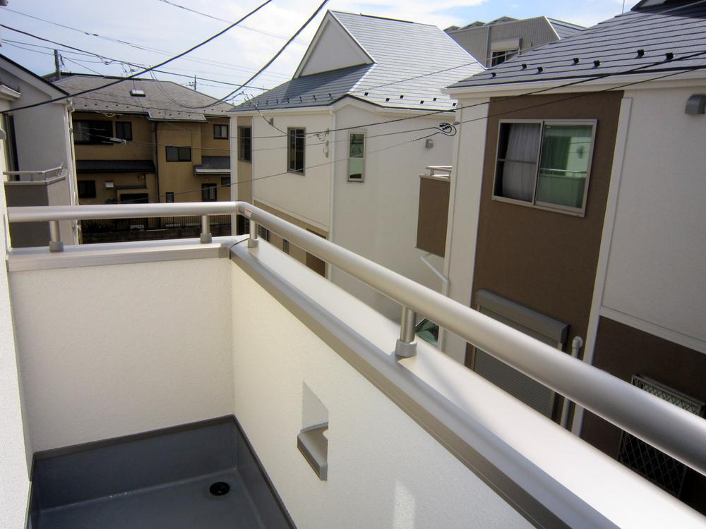 View photos from the dwelling unit. Is a veranda with a feeling of opening (7 Building)
