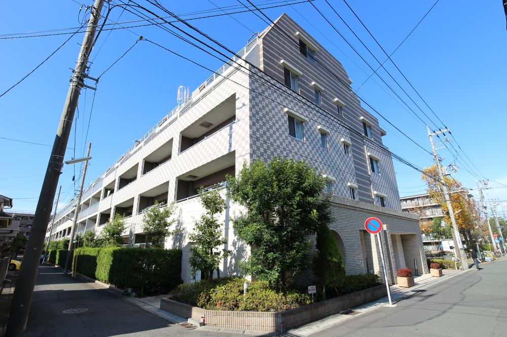 Local appearance photo. Local (11 May 2013) shooting south-facing, Good apartment per yang