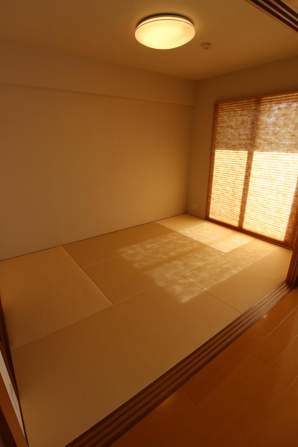 Non-living room. Indoor (11 May 2013) offers Japanese-style room that you are able to relax shooting