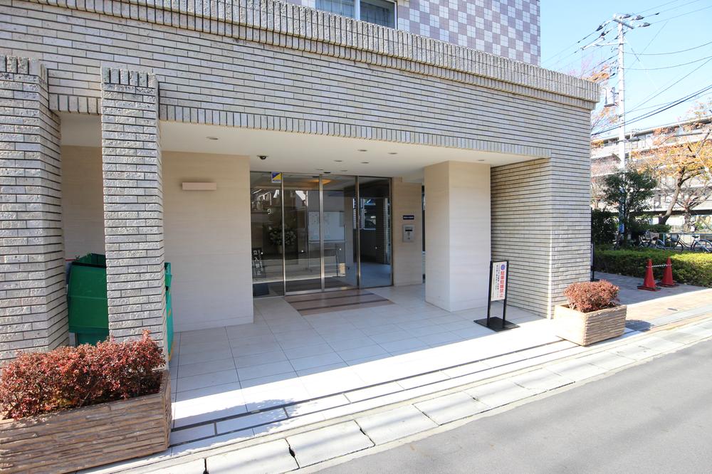 Entrance. Entrance of the common areas calm atmosphere