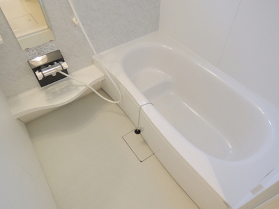 Bath. 1 square meters bathroom