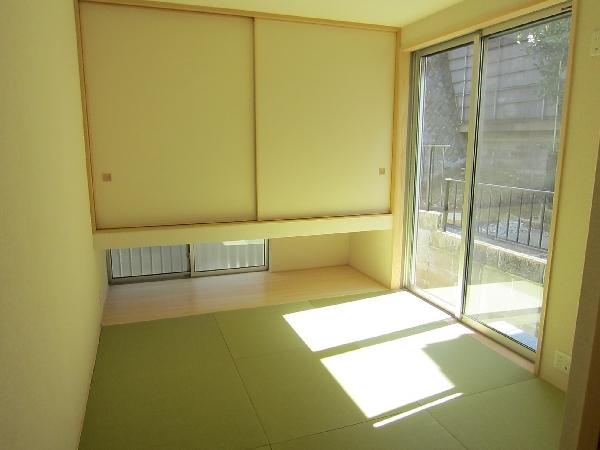 Other introspection. Bright Japanese-style room is 4.5 Pledge. 