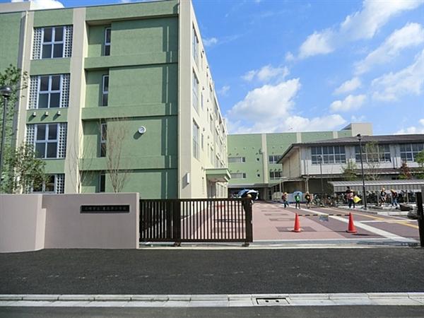 Primary school. Higashikozu 600m up to elementary school