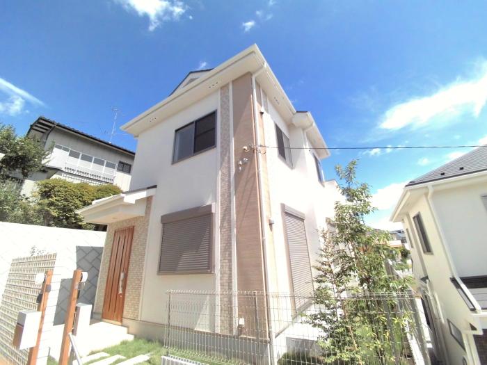 Local appearance photo. Whole building is a two-story house (7 Building appearance)