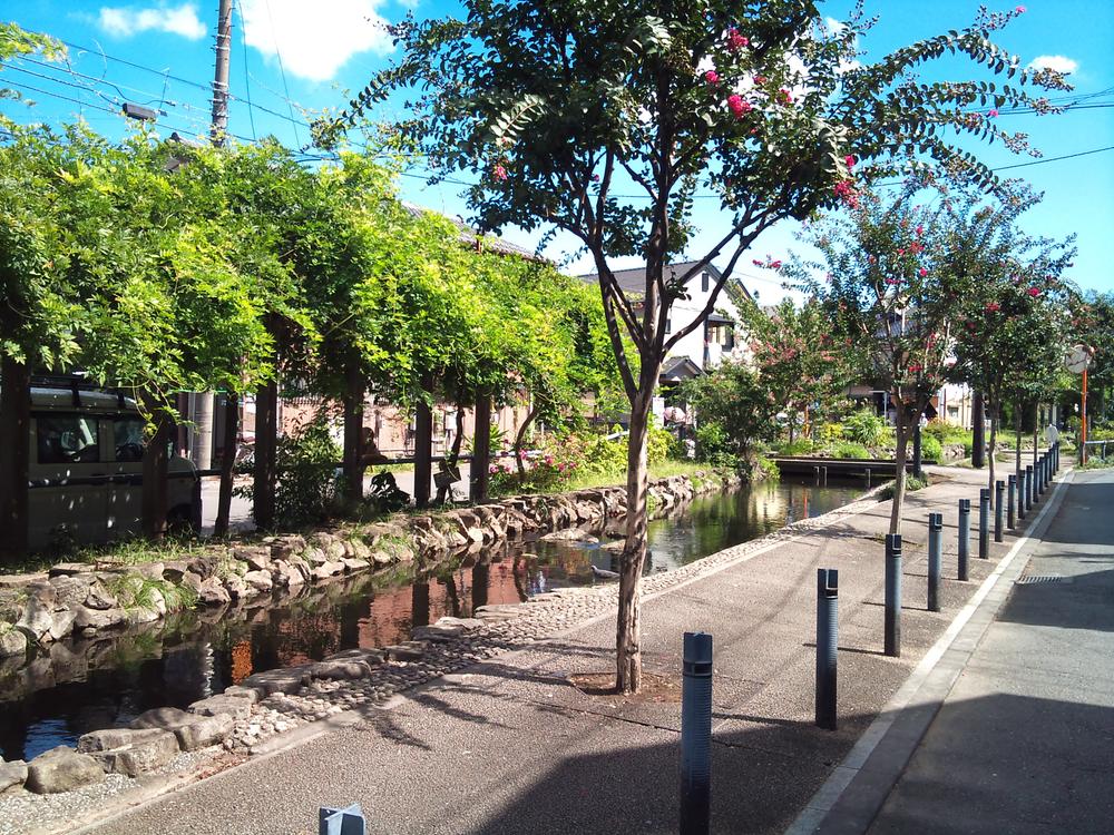 park. River of 380m babble to babble of the river