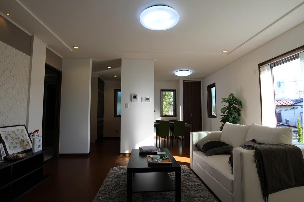 Living.  [Indoor shooting]  1 Building 46,800,000 yen It will be about 17.5 quires of LDK. LD partial gas hot water type with under-floor heating