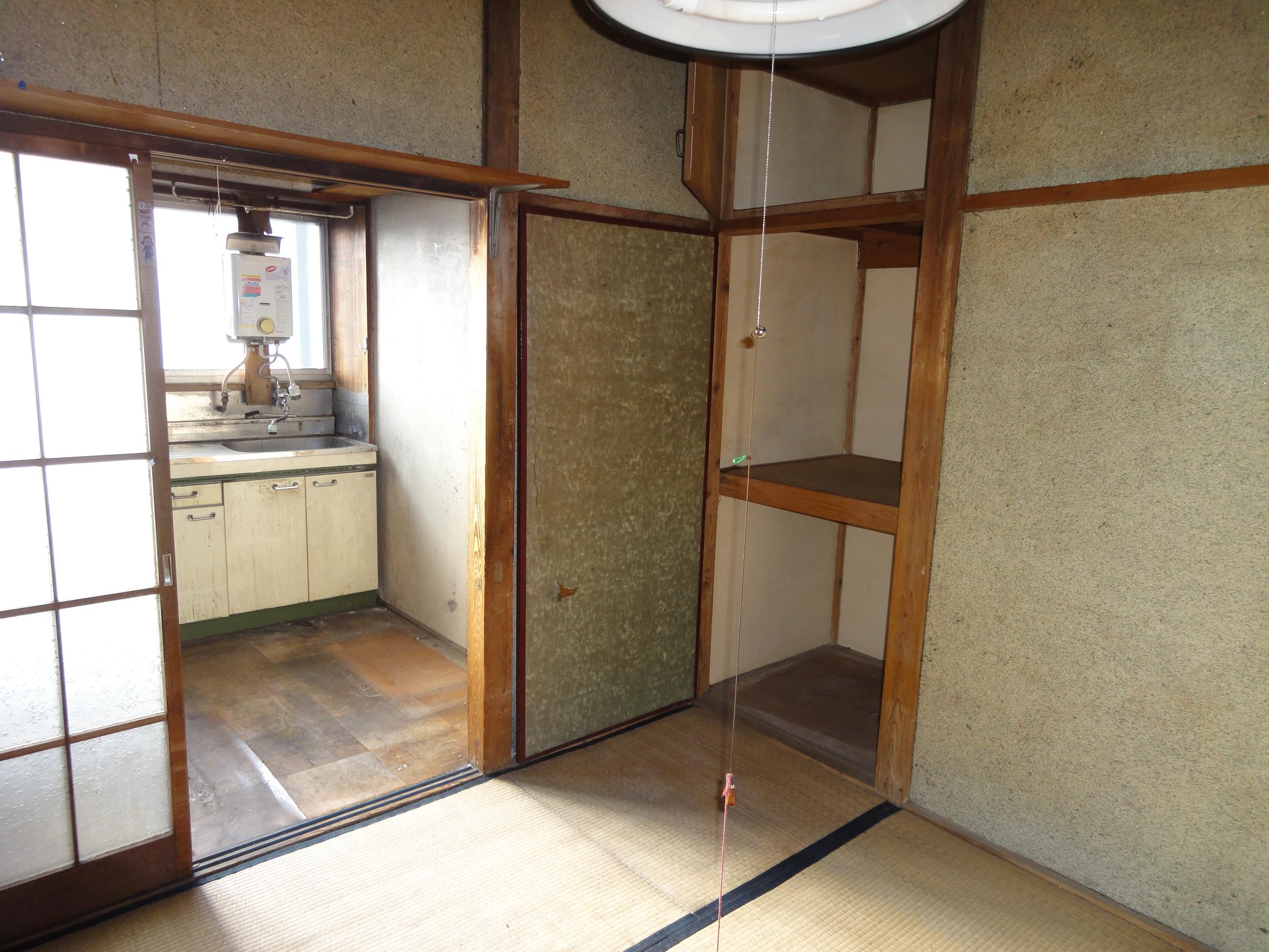 Living and room. Japanese-style room 4.5 Pledge There is storage space