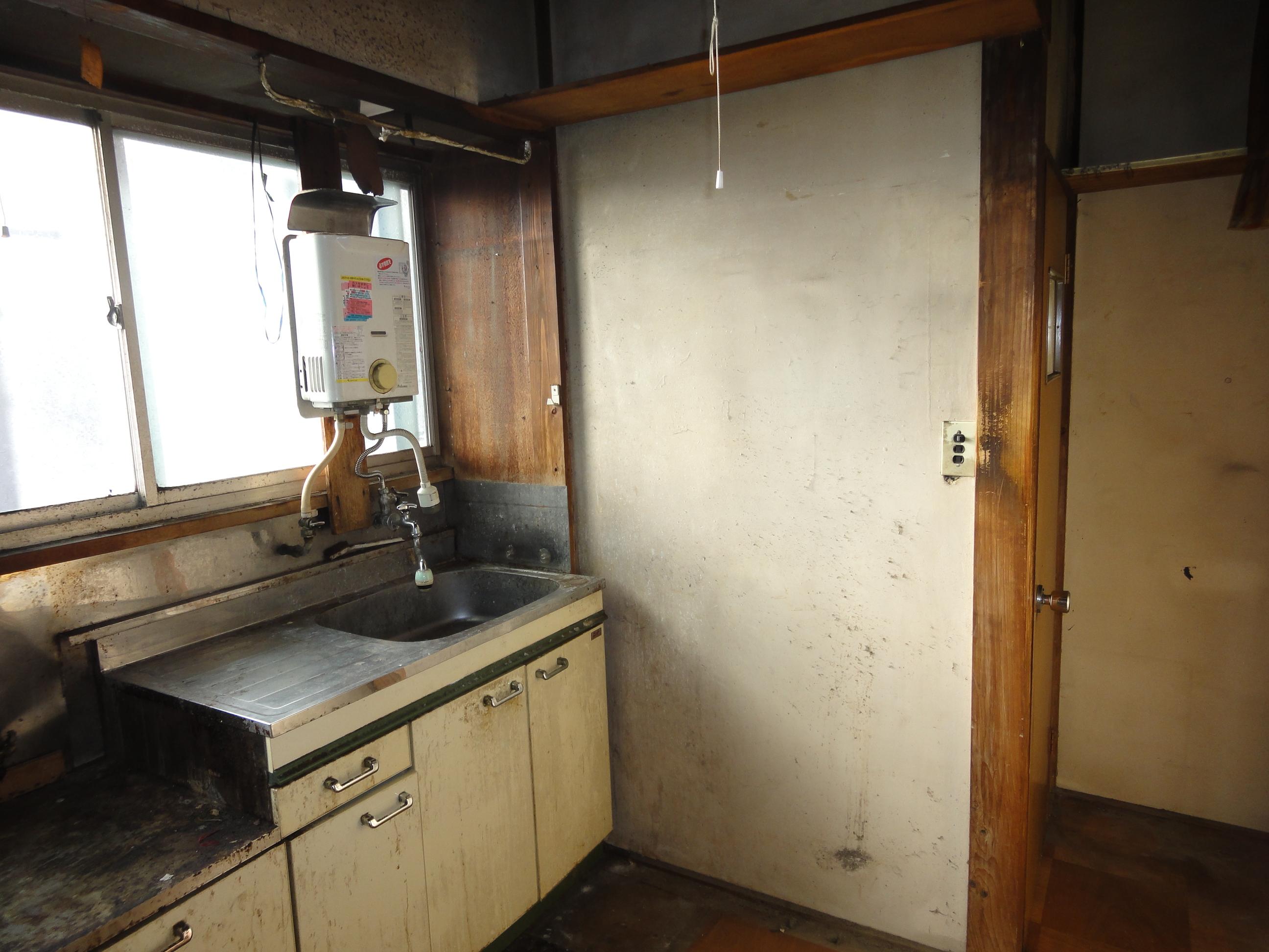 Kitchen. Gas stove installation Allowed