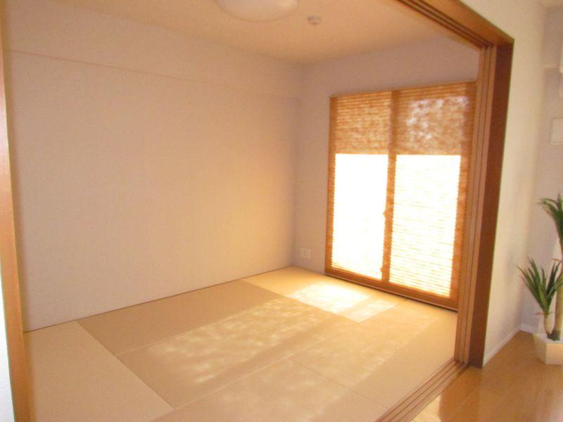 Non-living room. Japanese-style of living and Tsuzukiai