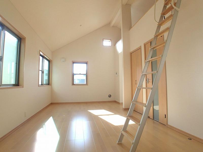 Same specifications photos (living). Same specifications