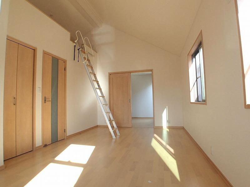 Same specifications photos (living). Same specifications