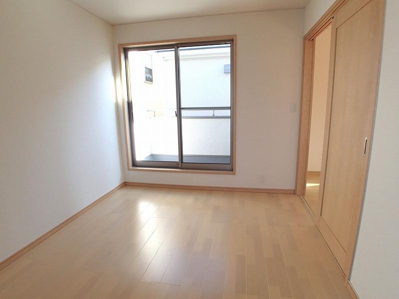 Same specifications photos (Other introspection). Same specifications