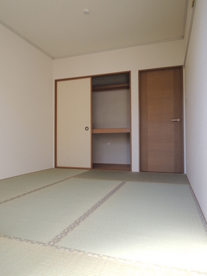 Living and room. Japanese-style room 6 quires ・ Armoire