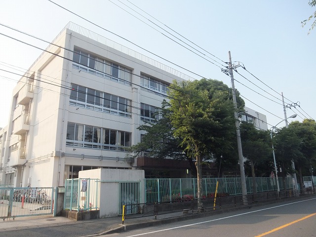 Primary school. 674m to Kawasaki Tateno River Elementary School (elementary school)