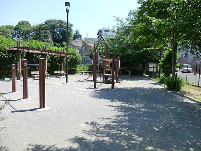park. When the Nogawa Hanazo of the park that can be used in the 1500m garden feeling to the park is near, Children playground, Elimination of the lack of exercise, It is convenient to walk. 