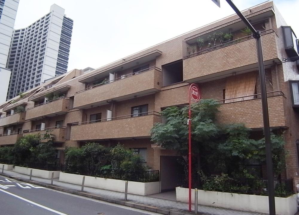 Local appearance photo. Local (10 May 2013) Shooting