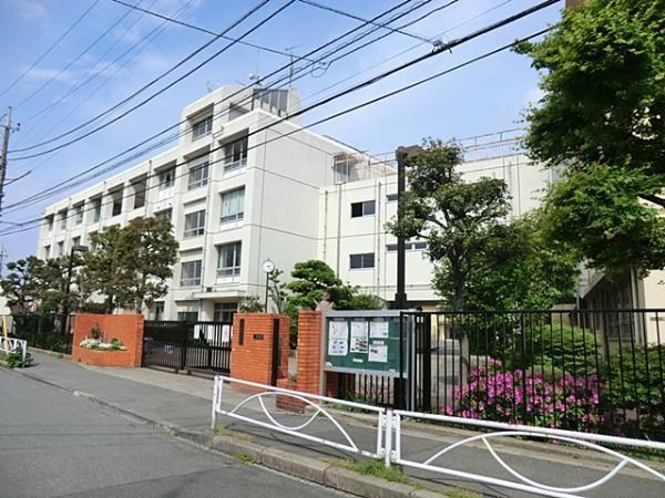 Junior high school. 1105m to the Kawasaki Municipal Mukogaoka junior high school