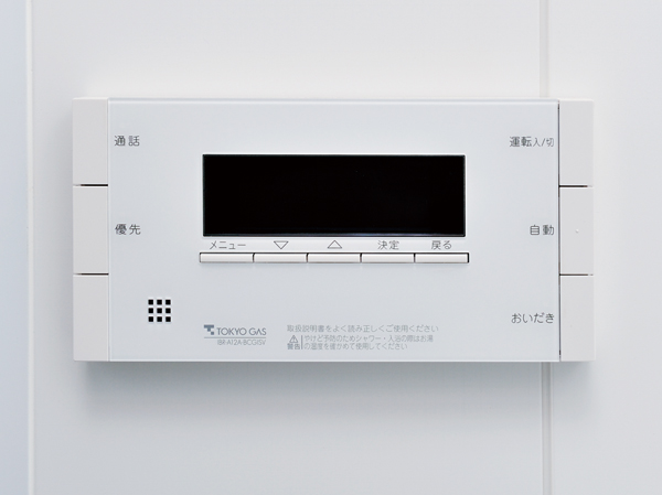 Bathing-wash room.  [Full Otobasu (with music function)] From bathroom and kitchen, Hot water-covered, Reheating, Keep warm, Adopt a full Otobasu function that automatically perform a plus hot water. You can also enjoy music in the bathroom by connecting the equipment.