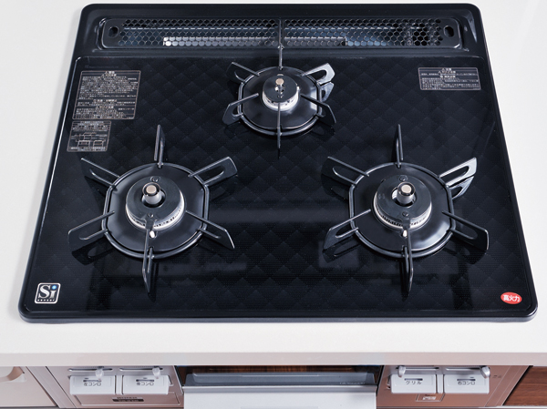Kitchen.  [Glass top stove] Adopt an impressive glass top beauty. Excellent durability against heat and abrasion, Has become a usual care also easy to shape. Also, Standard equipped with a safety device to a 3-neck all the stove burner. It has become a peace of mind to your able specification.