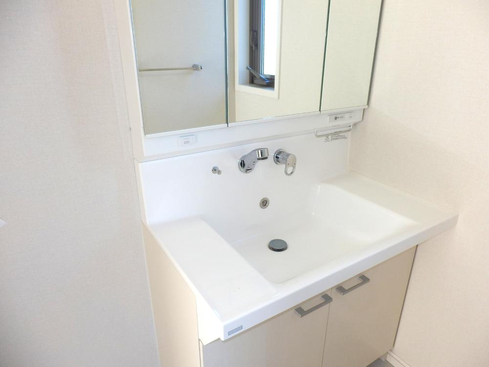 Same specifications photos (Other introspection). Same specifications