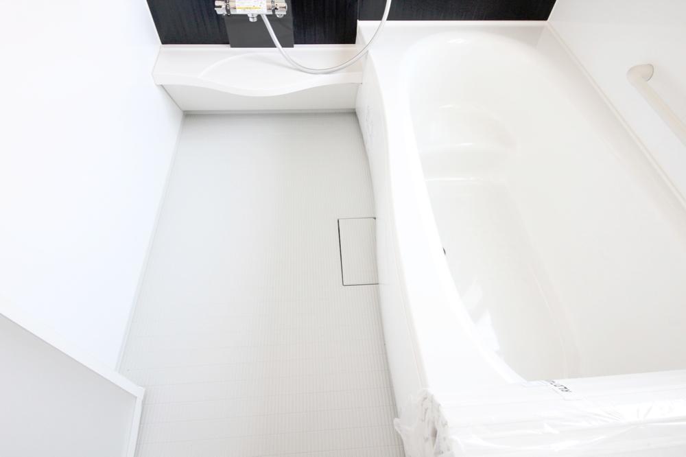 Bathroom. 1 Building