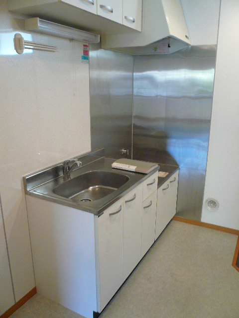 Kitchen.  ※ It is a photograph of another room.