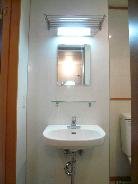 Washroom.  ※ It is a photograph of another room.