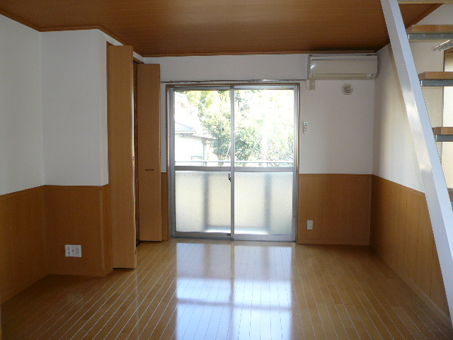 Living and room.  ※ It is a photograph of another room.