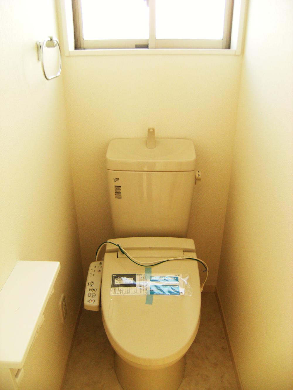 Toilet. Indoor (December 14, 2013) Shooting