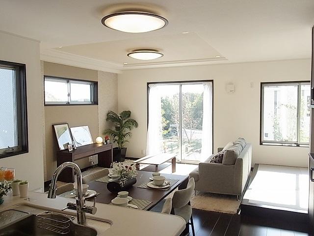 Living. 8 Building room (November 2013) Shooting