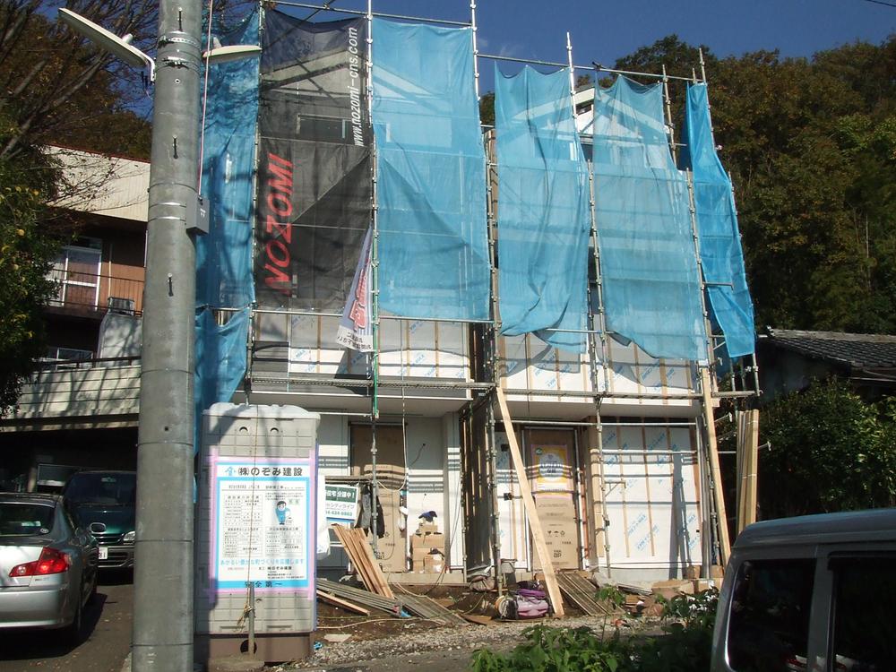 Local appearance photo. Local (11 May 2013) Shooting