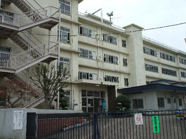 Primary school. Hisasue 700m to 700m Hisasue elementary school to elementary school