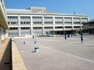 Junior high school. 850m to Kawasaki City Tachibana Junior High School
