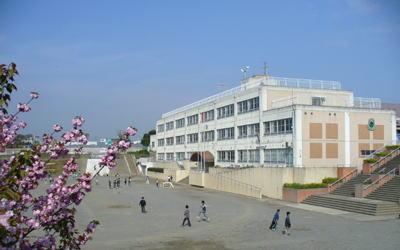 Primary school. 200m to Kawasaki City New Elementary School